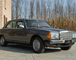 MERCEDES 240 D