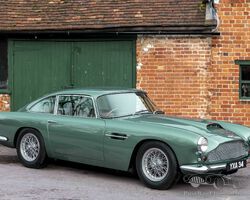 Aston Martin DB4 Series II