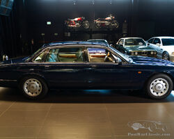 1997 DAIMLER V8 LWB
