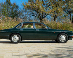 1991 DAIMLER XJ 40