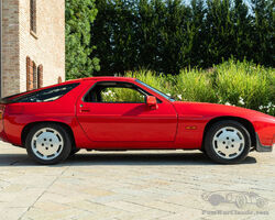 1984 PORSCHE 928 S