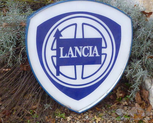 Vintage Lancia Illuminated Sign in good Condition