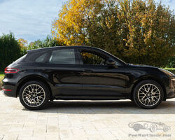 2016 PORSCHE MACAN