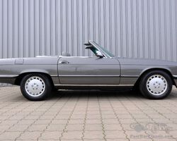Mercedes-Benz 560 SL R107 de 1987 - entièrement restaurée chez Mercedes - livraison dans le monde entier